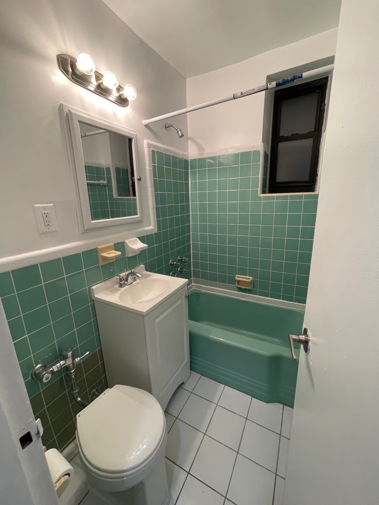 200 West 113th Street - Photo 4