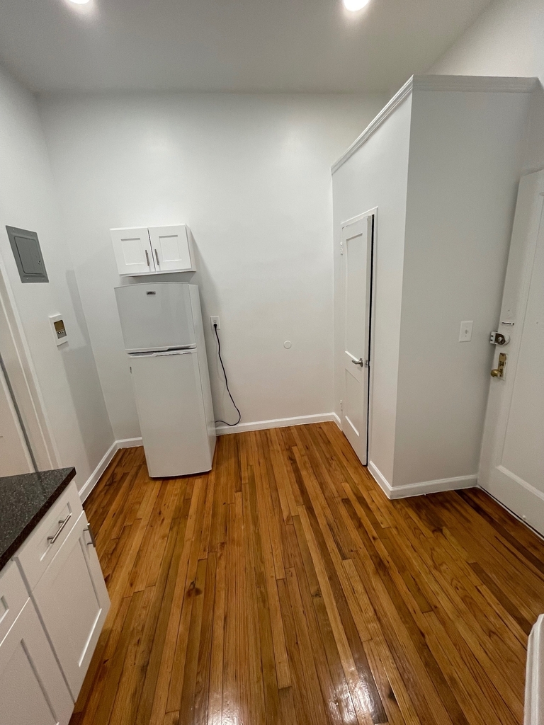 200 West 113th Street - Photo 6