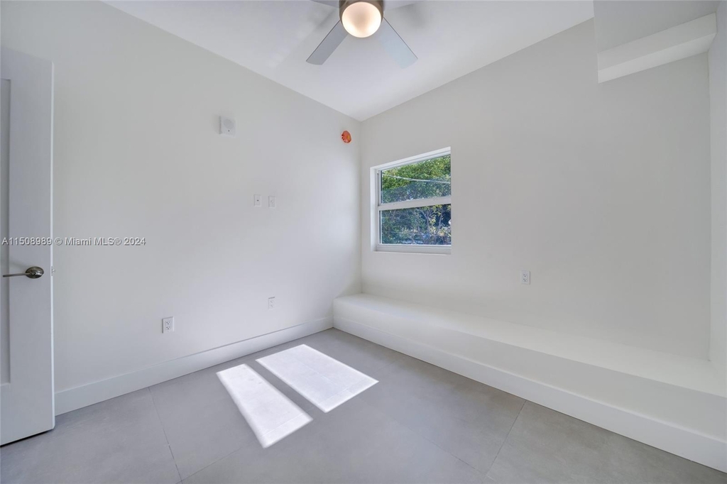 1536 Nw 15th Ave - Photo 15