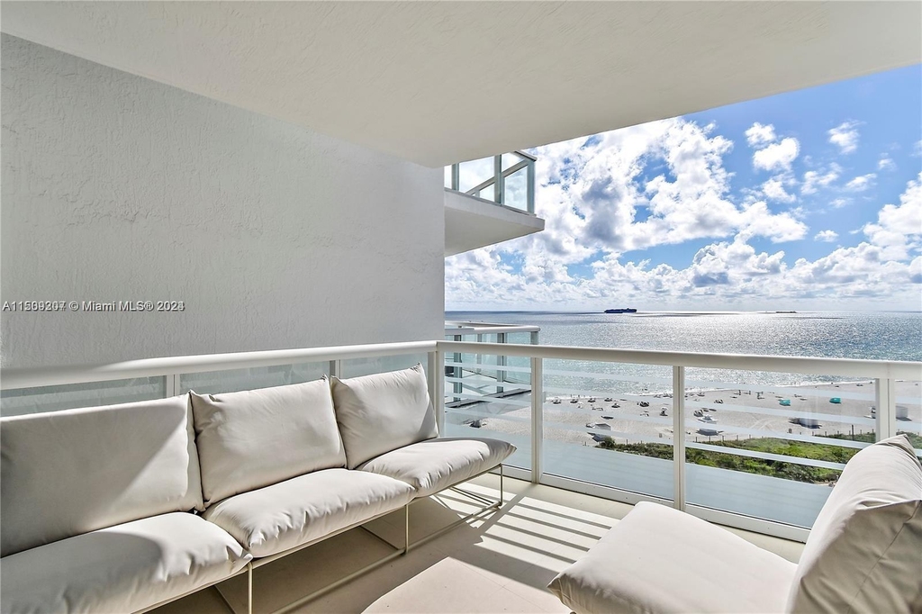 3801 Collins Ave - Photo 6