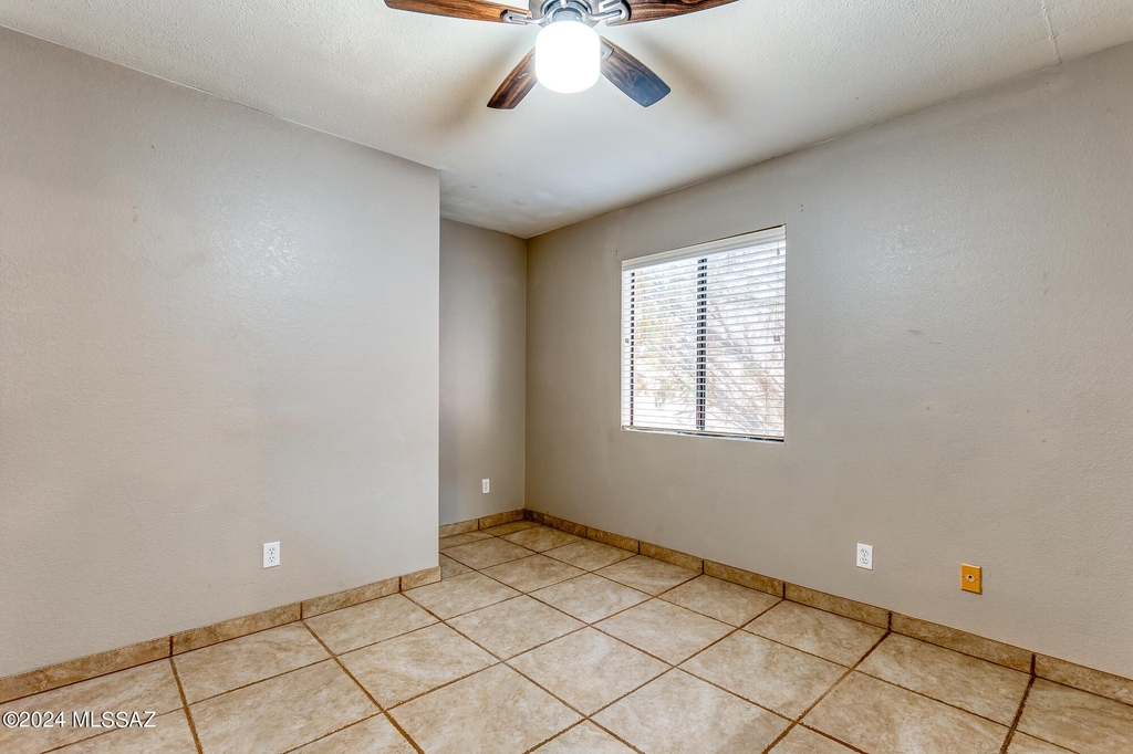 3980 N Roger Lane - Photo 10