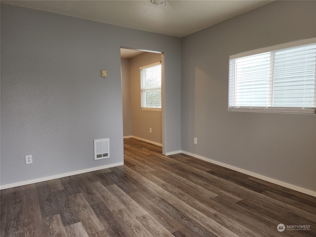 1336 Elizabeth Avenue - Photo 10