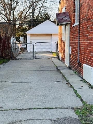 18071 Albion Street - Photo 1