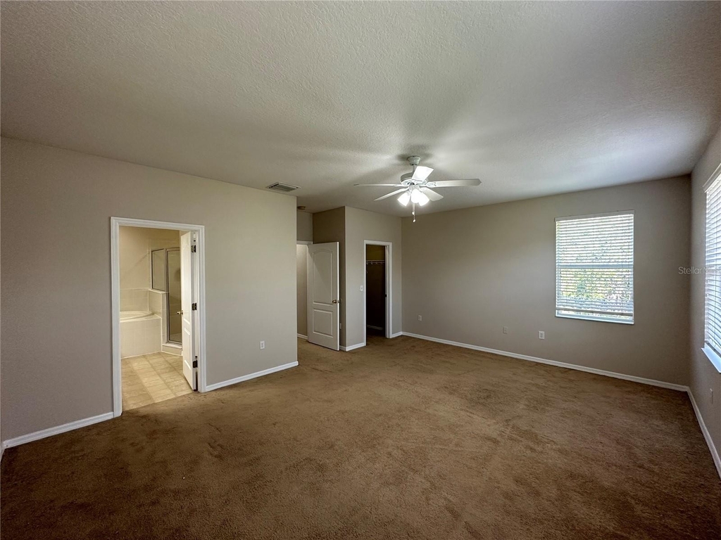 9902 Venetian River Way - Photo 10