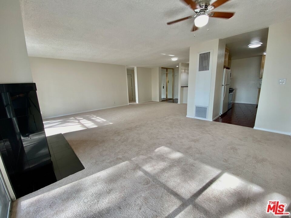 6625 Green Valley Cir - Photo 15