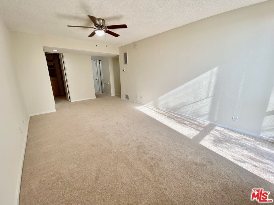 6625 Green Valley Cir - Photo 39