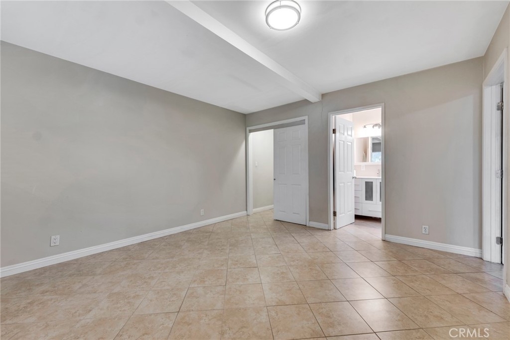 22701 Oxnard Street - Photo 35