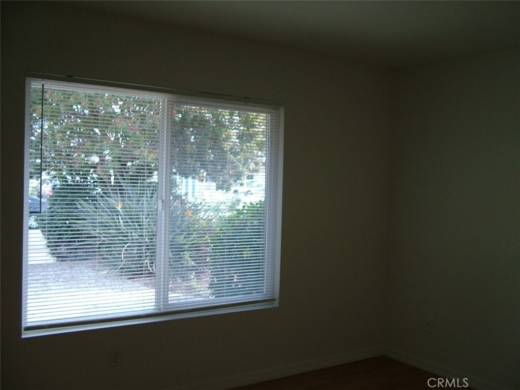 23041 Delford Avenue - Photo 22