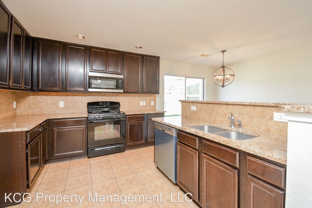 16310 Melody View Court - Photo 12