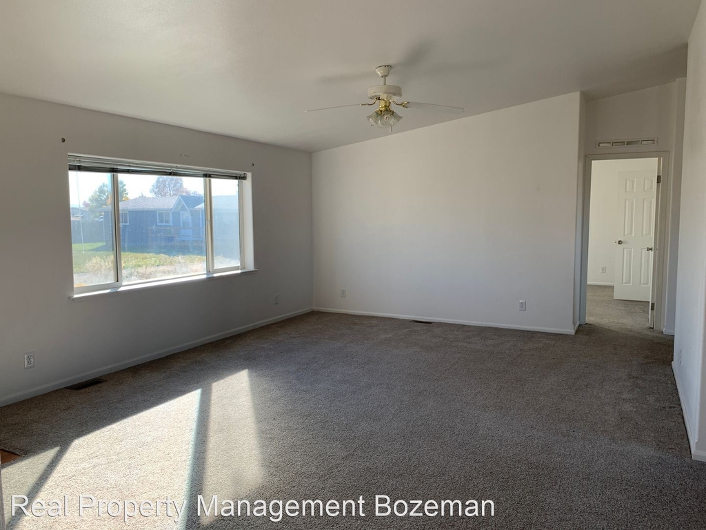 345 Hale Bopp Avenue - Photo 2