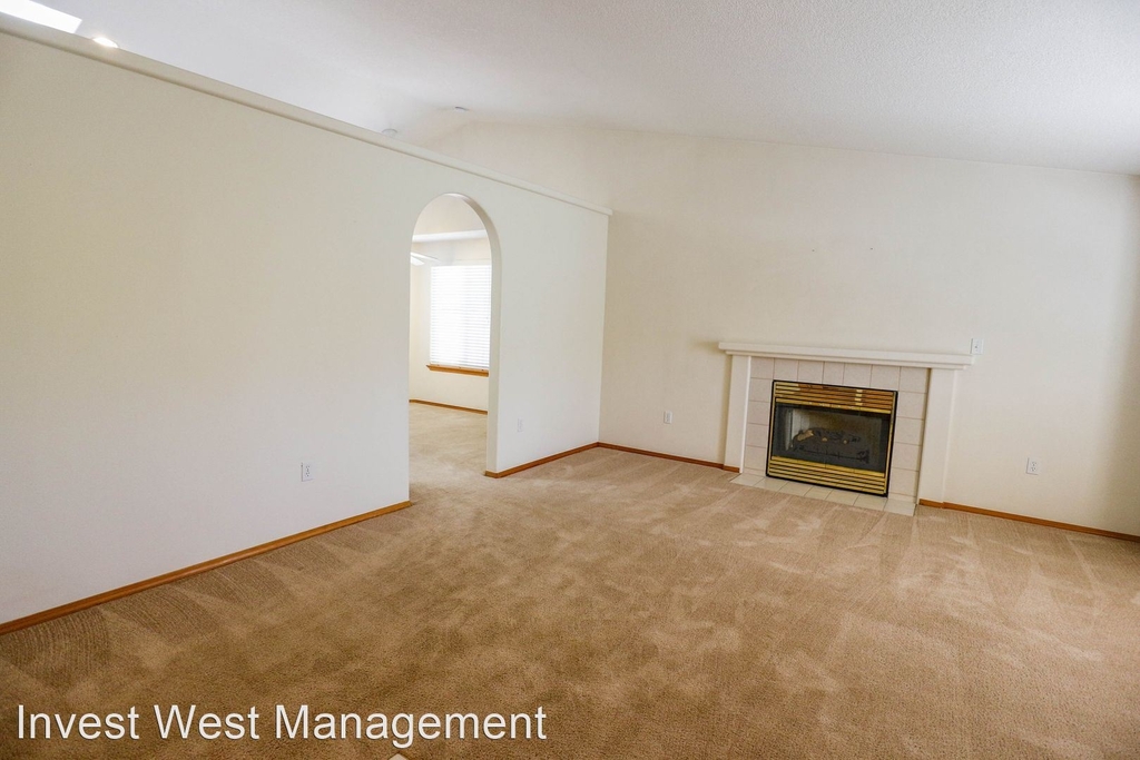 116 Ne 146th Street - Photo 2