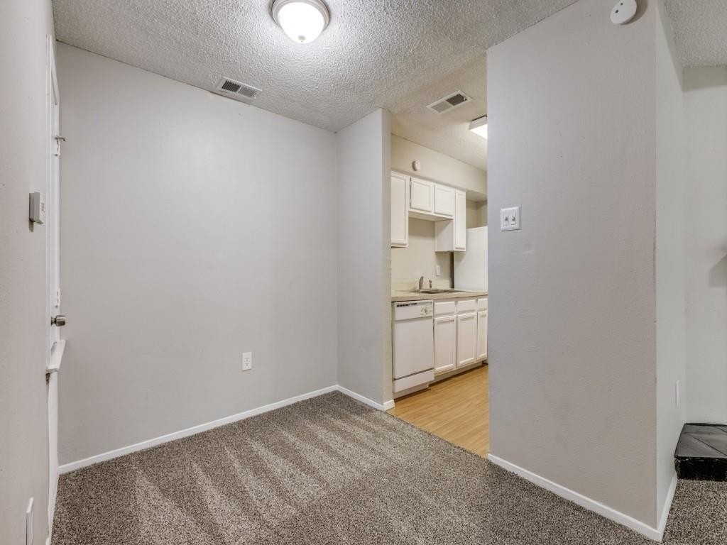 9696 Walnut Street - Photo 4