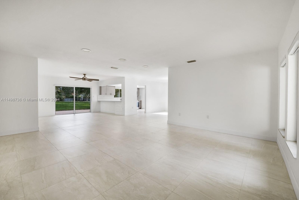 2045 Sw 125th Ct - Photo 3