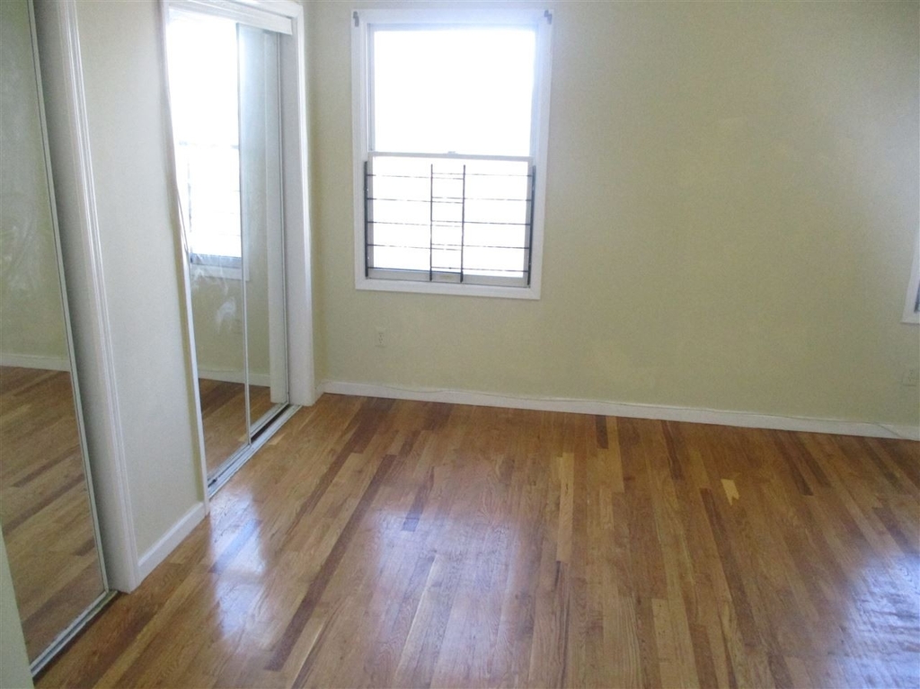 189 Linden Ave - Photo 1