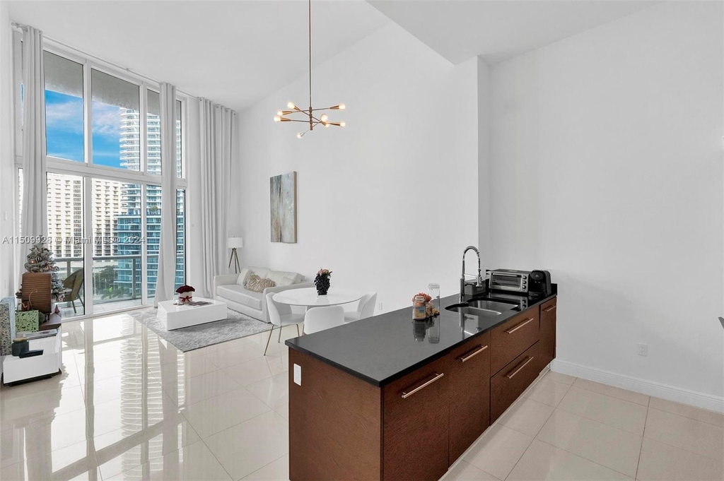 465 Brickell Ave - Photo 5