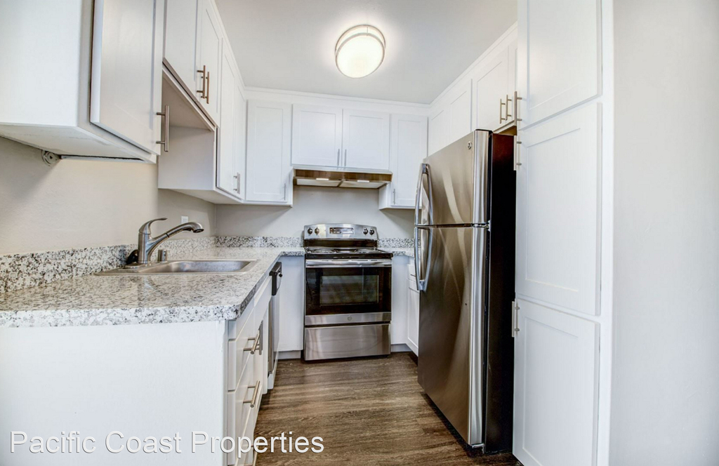 1025-1029 35th Ave - Photo 10