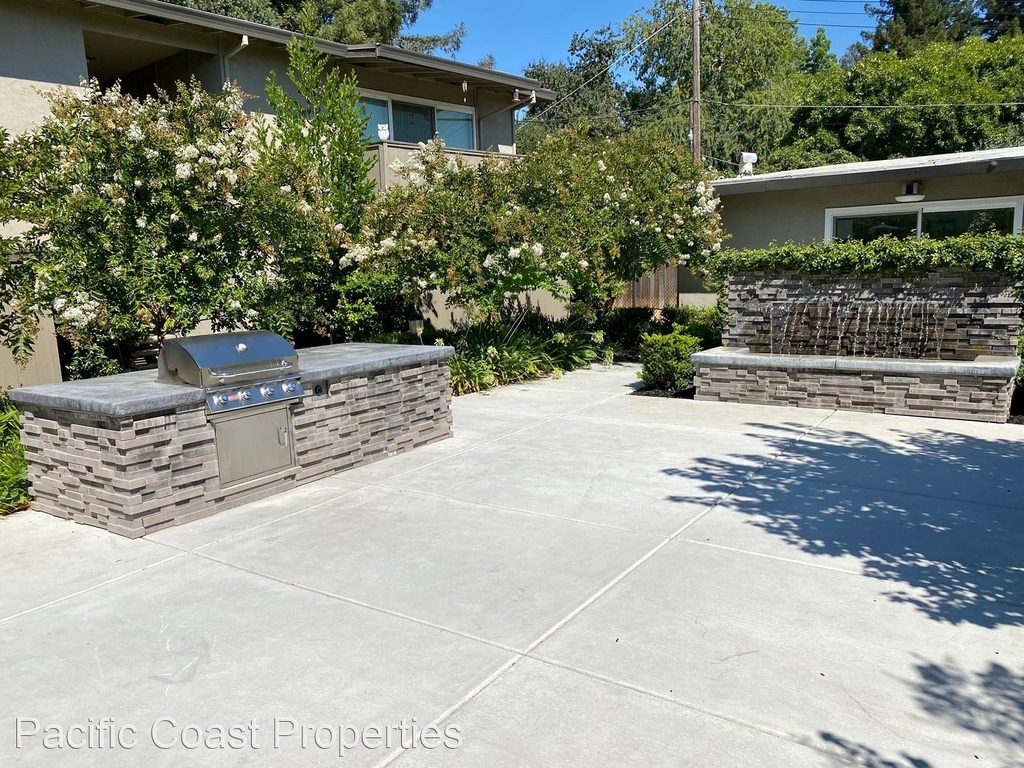 1025-1029 35th Ave - Photo 8