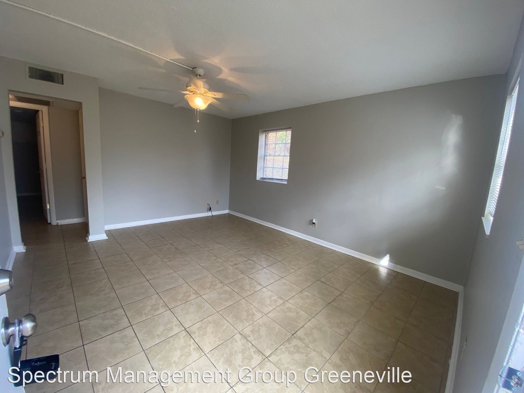 206 Pinecrest Drive - Photo 2