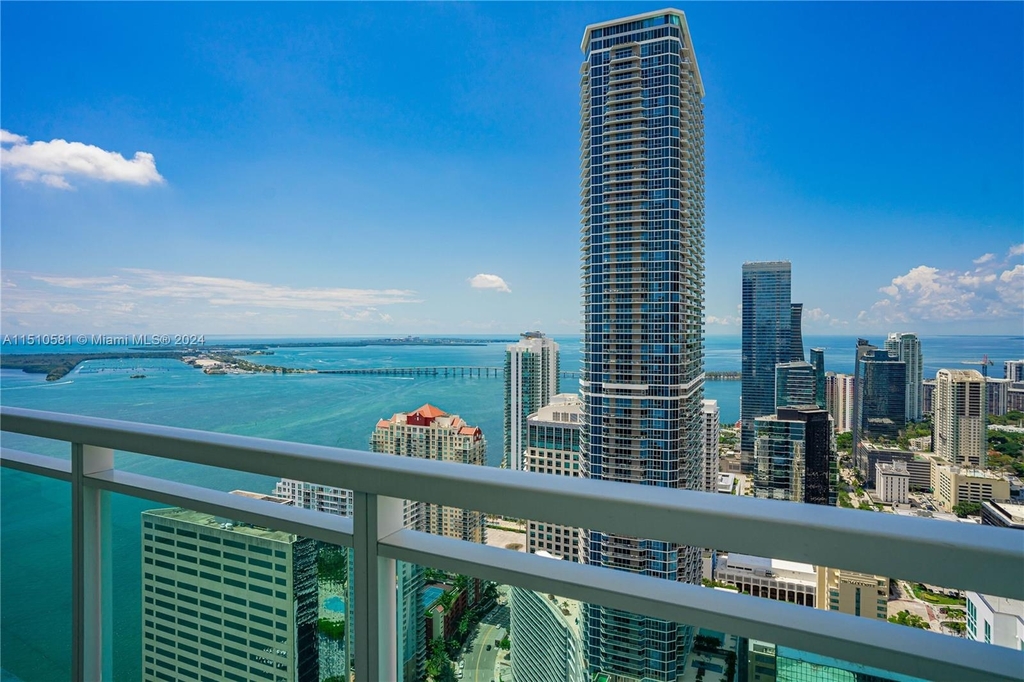 950 Brickell Bay Dr - Photo 0