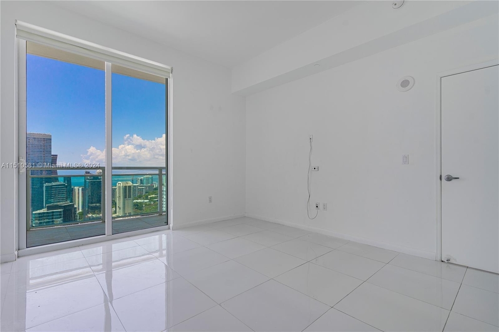 950 Brickell Bay Dr - Photo 5