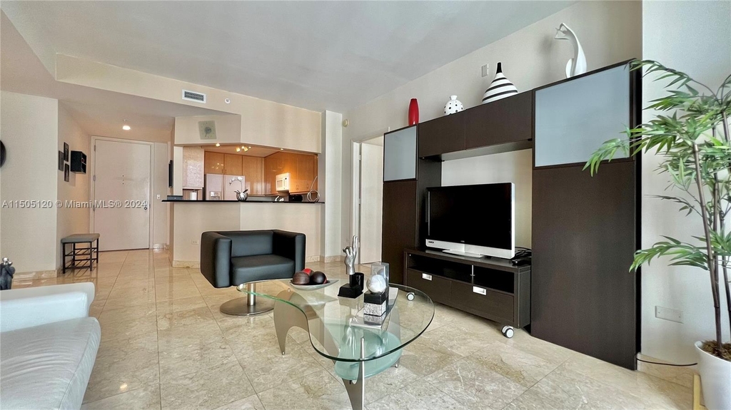 801 Brickell Key Blvd - Photo 13