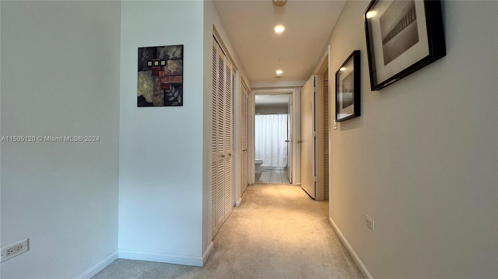 801 Brickell Key Blvd - Photo 30