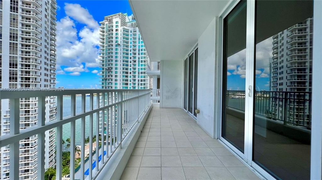 801 Brickell Key Blvd - Photo 17