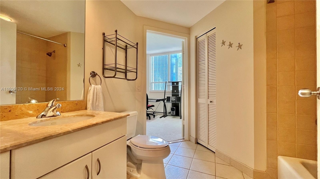 801 Brickell Key Blvd - Photo 23