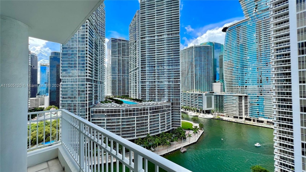 801 Brickell Key Blvd - Photo 0