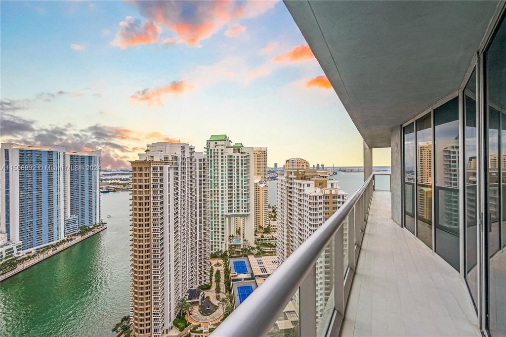 495 Brickell Ave - Photo 2