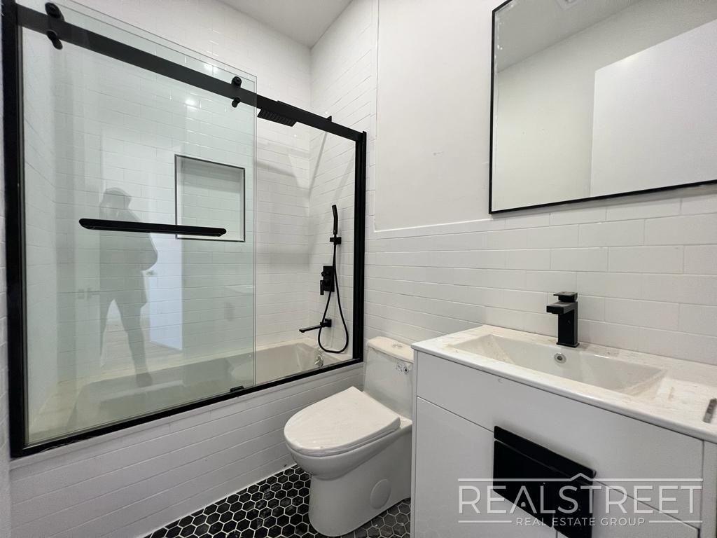 1172 Fulton St - Photo 9
