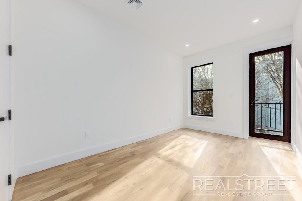 1172 Fulton St - Photo 3