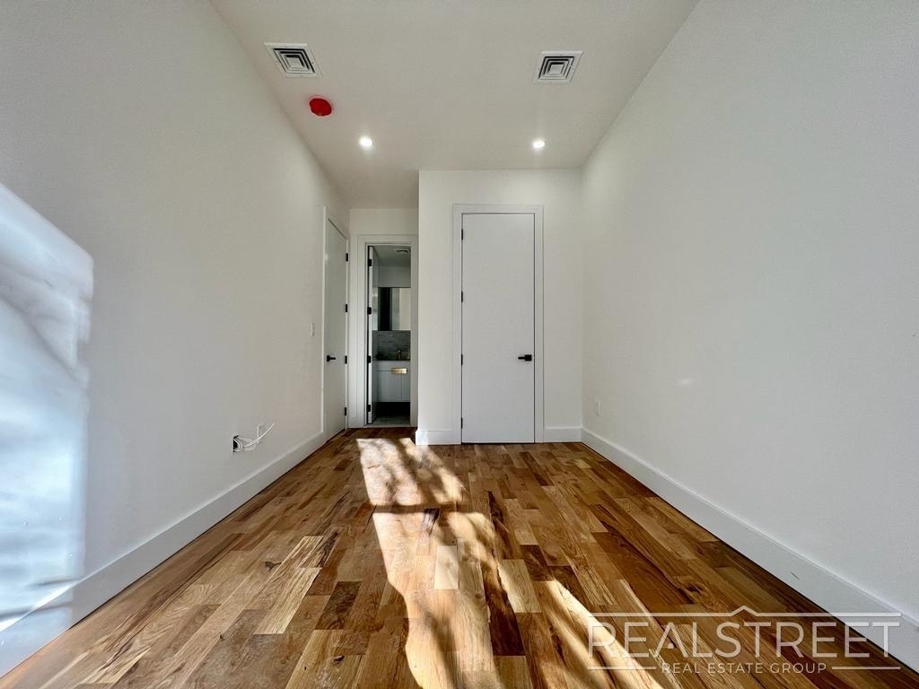 1172 Fulton St - Photo 6