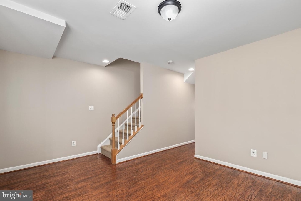 10042 Moxleys Ford Ln - Photo 16
