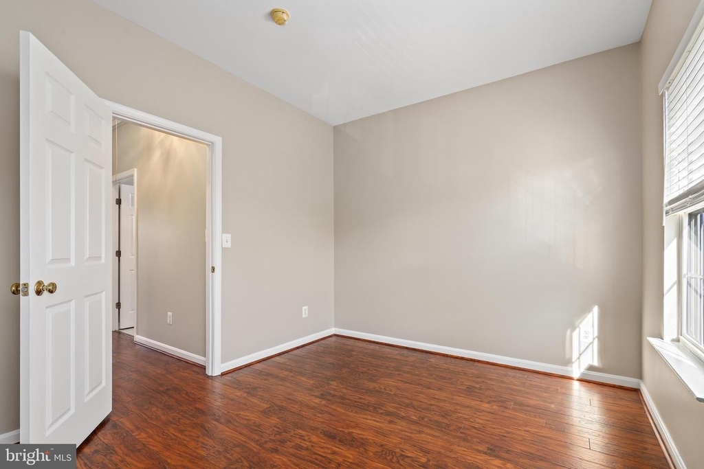 10042 Moxleys Ford Ln - Photo 11
