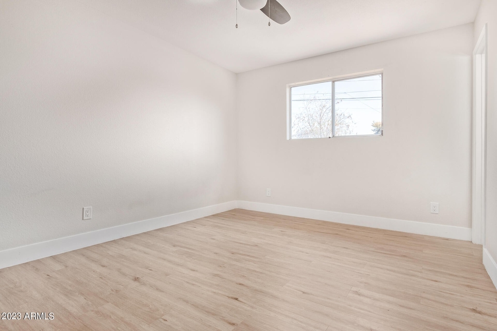 1611 W 5th Street - Photo 17