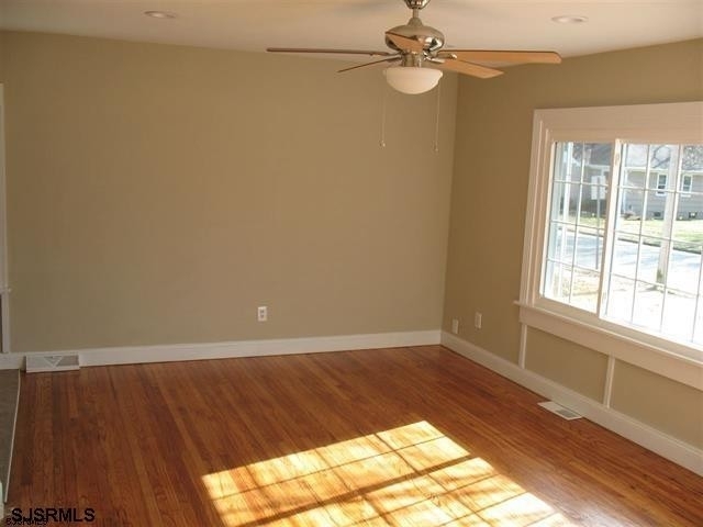 204 W Barr Ave - Photo 1