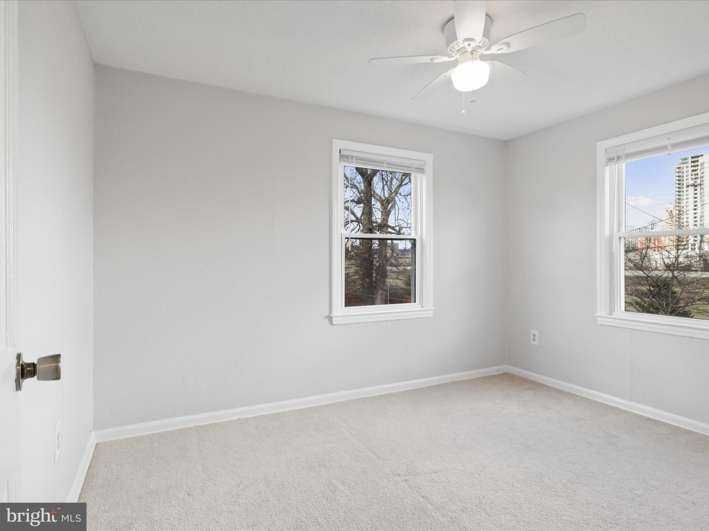 2236 Arlington Terrace - Photo 7