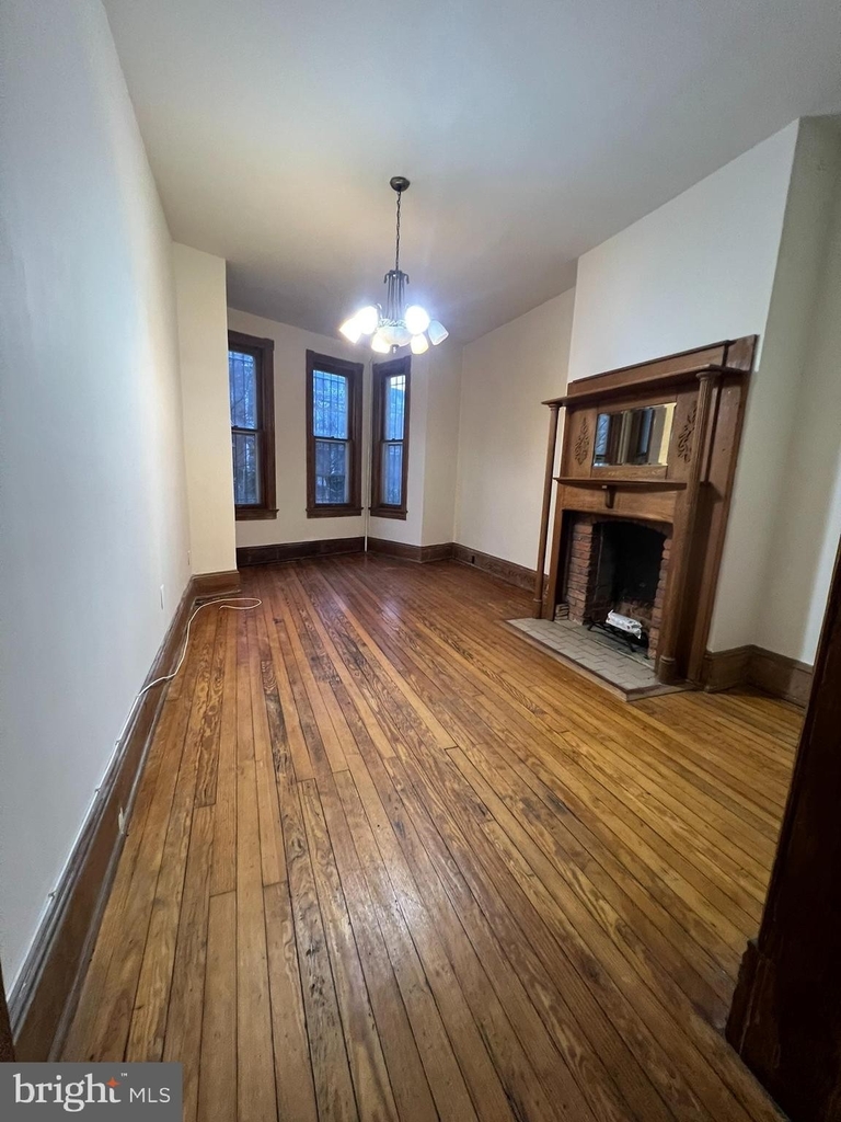 1317 Monroe Street Nw - Photo 2