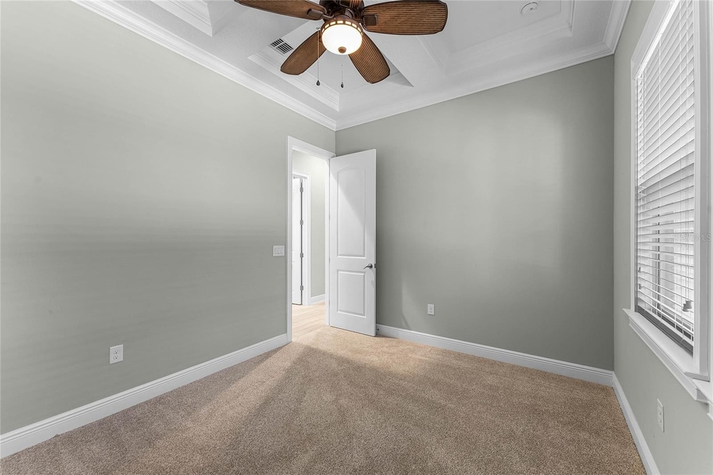 15216 Johns Lake Pointe Boulevard - Photo 32