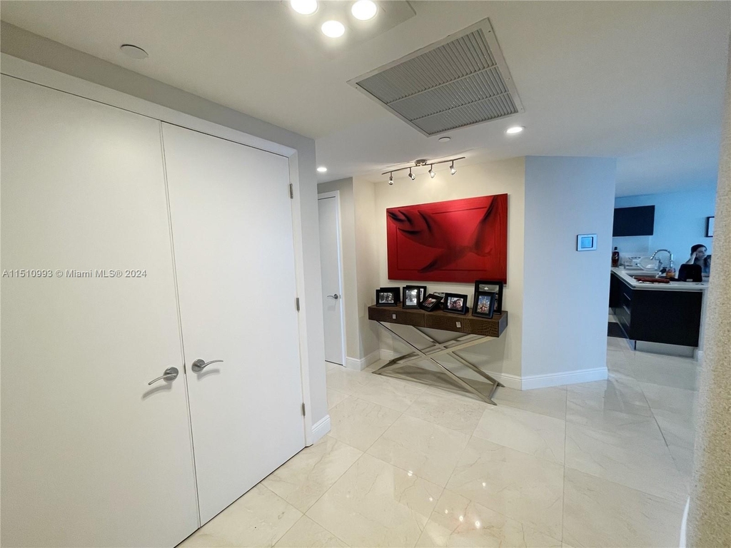 17001 Collins Ave - Photo 2