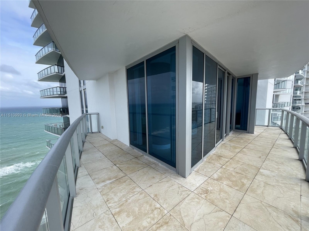 17001 Collins Ave - Photo 43