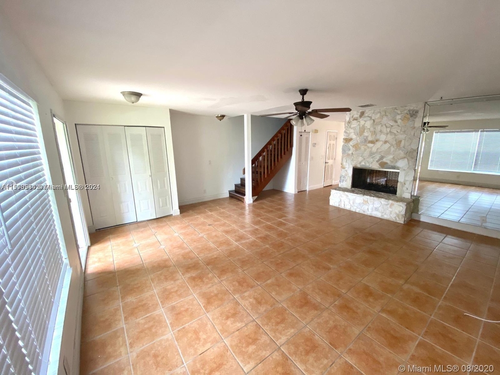 4269 Coral Springs Dr - Photo 4