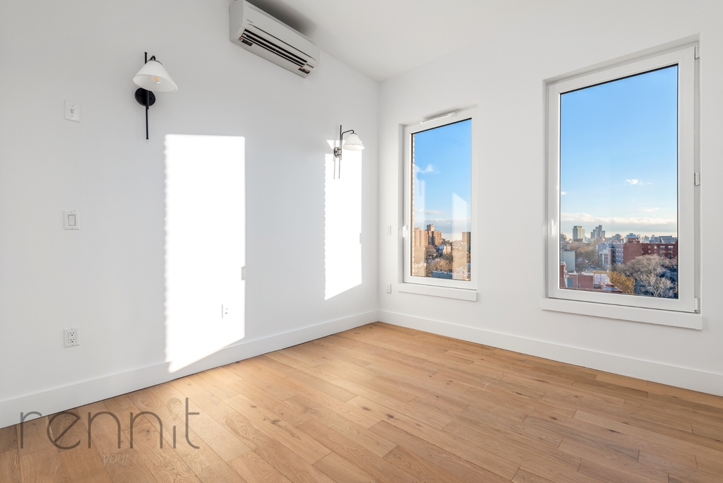 58 Vanderbilt Avenue - Photo 2