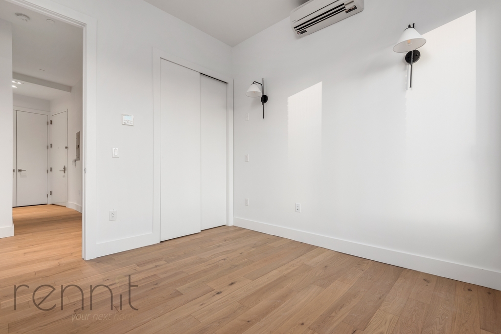 58 Vanderbilt Avenue - Photo 3