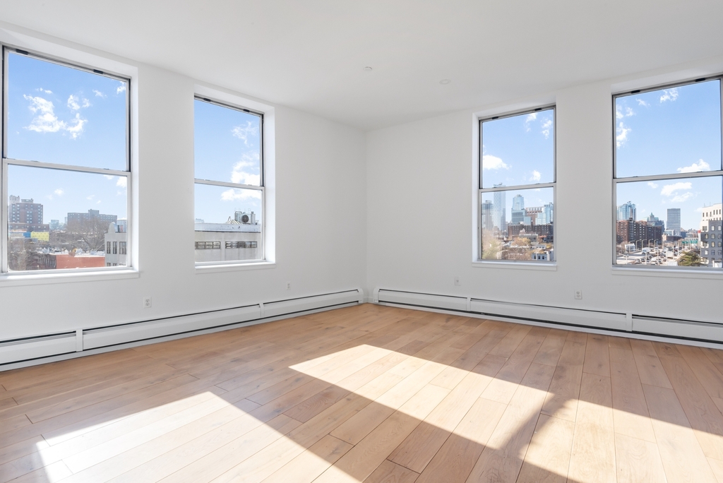 275 Park Avenue - Photo 1