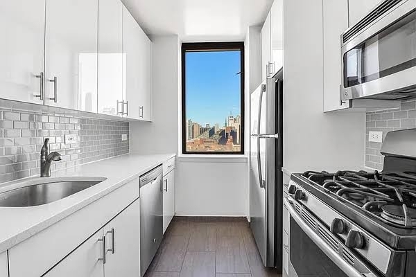 West 43rd Street - Photo 2