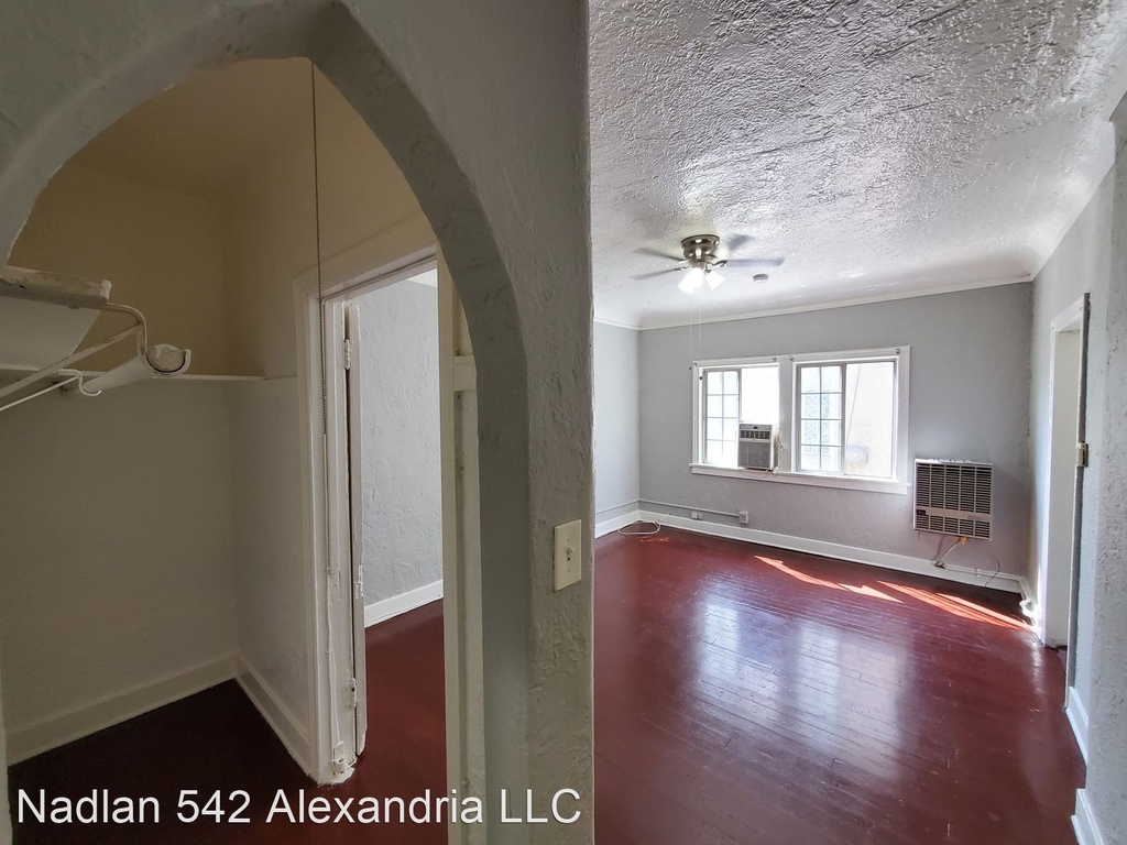 542 N. Alexandria - Photo 2