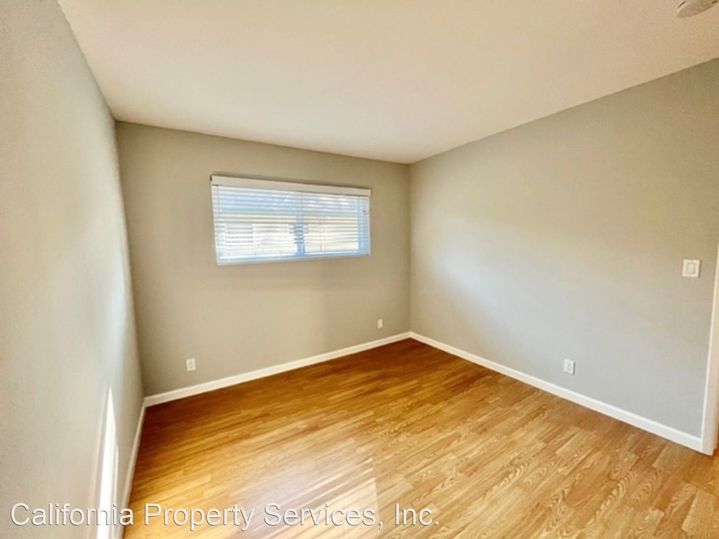 1010 Noel Drive - Photo 10