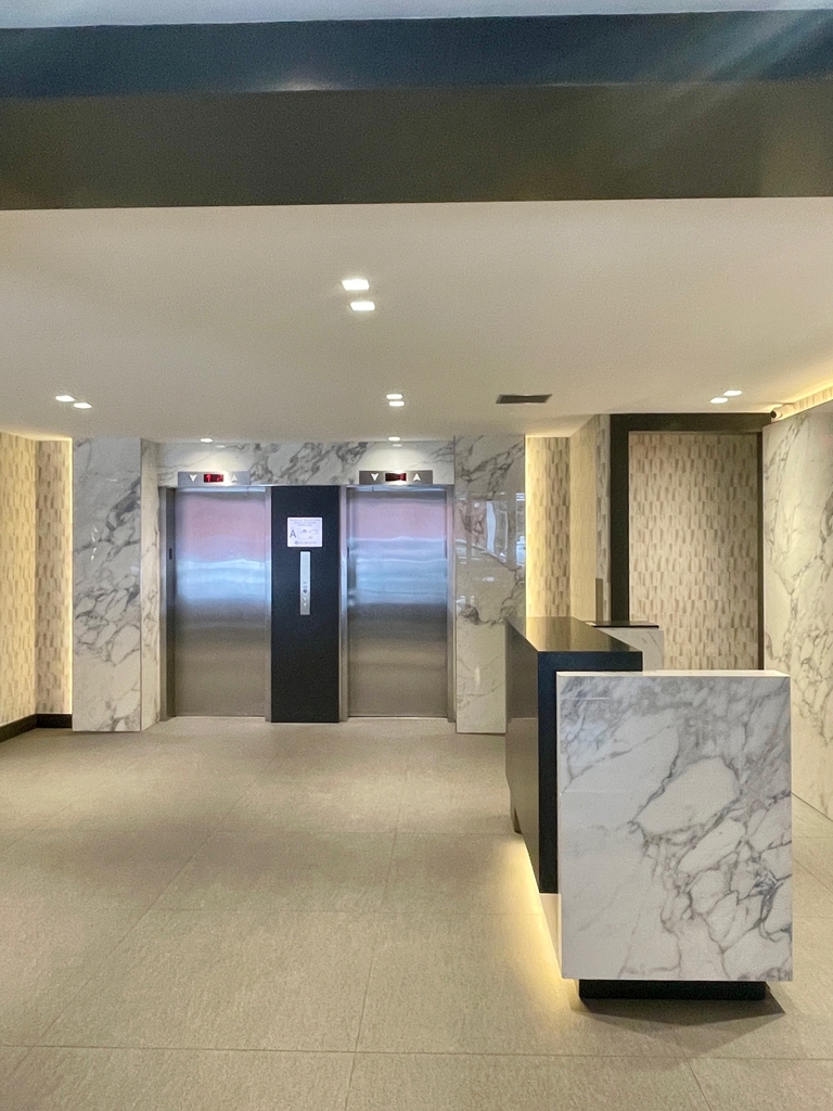 401 East 88th Street - Photo 7